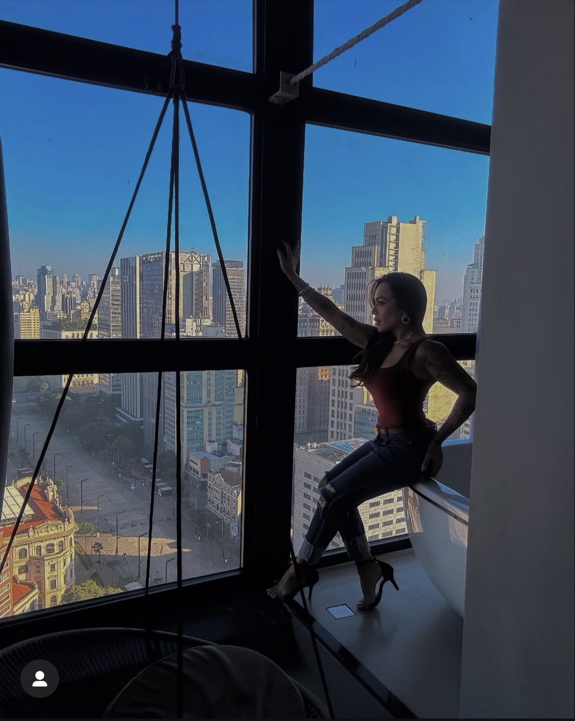 Vista diurna pela janela do Sky Loft São Paulo